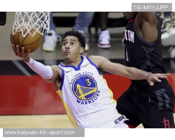 普尔替补表现平平11投5中贡献13分4板2助罚球状态不佳仅中1球